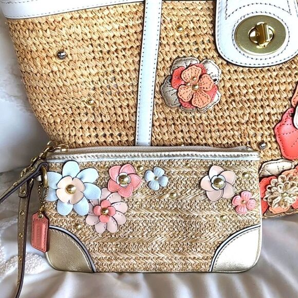 Coach Hamptons Straw Floral Applique Weekender Tote Coral/White & Wristlet NWT - Picture 3 of 17
